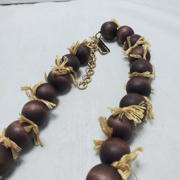 Vineyard vines wood brown beads & string necklace - Picture 3 of 5